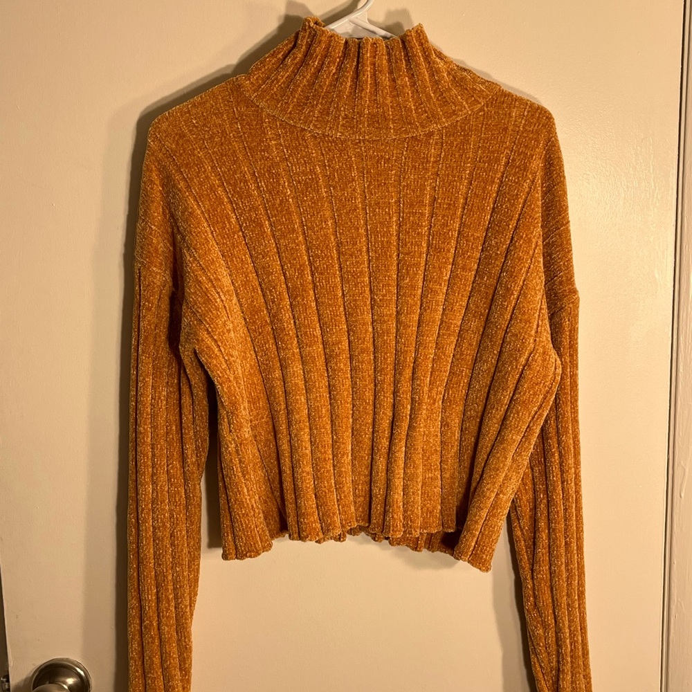 Turtle Neck - Picture 1 of 2